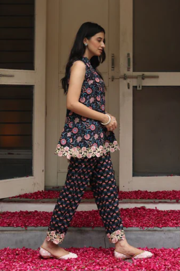 Black Rangeela Suit